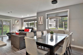 Spacious 2RM-2BA Condo in the Heart of the Town, Summer Pool, Shuttle Route
